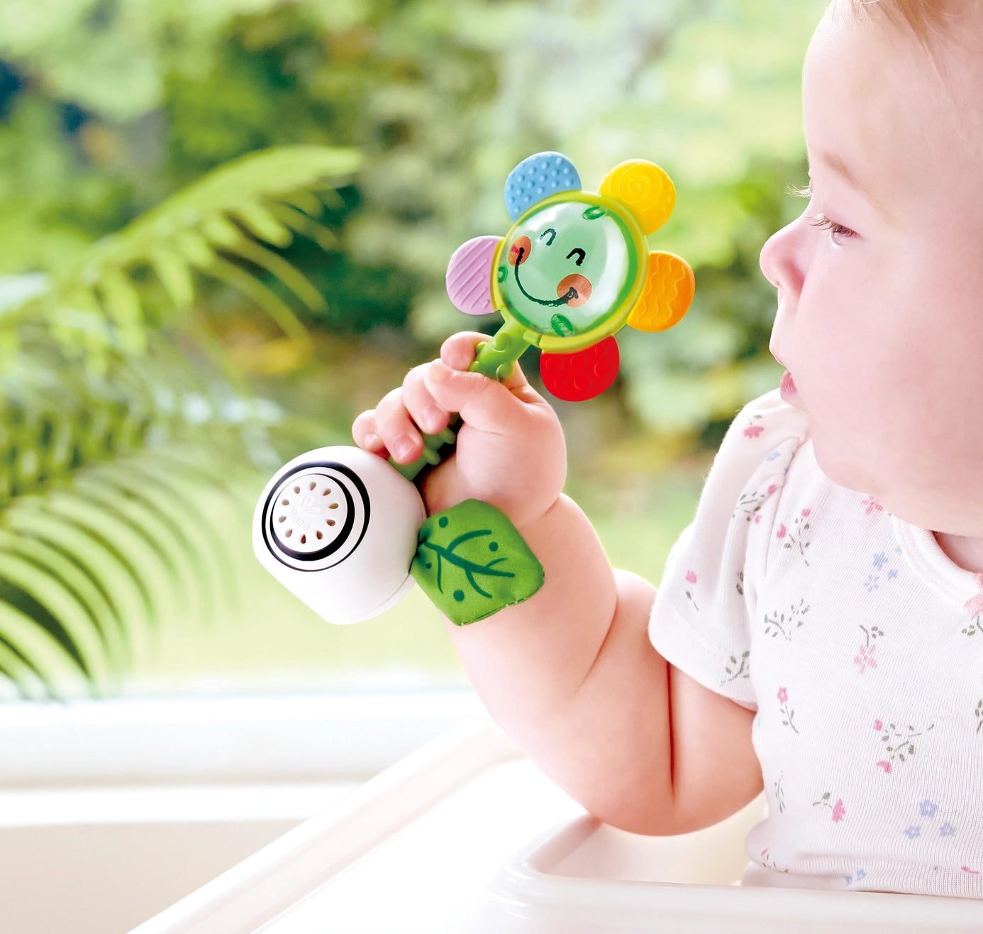 Shake 'n Sparkle Flower Rattle