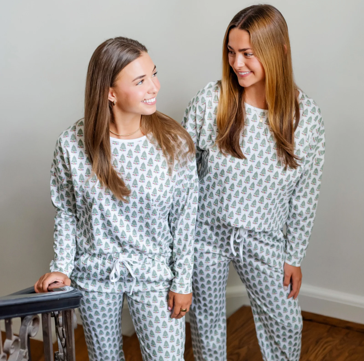 Audrey Under the Christmas Tree Set