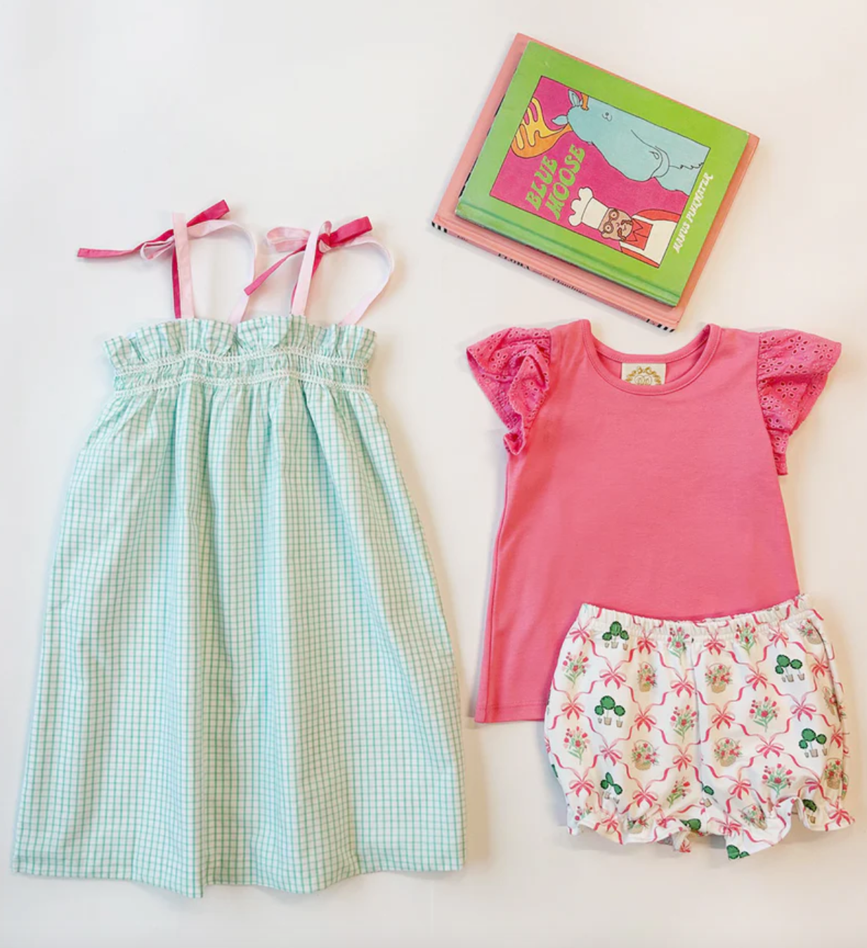 Natalie Knickers Boxwood Bows